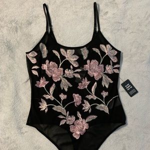 NWT Express flower embroidered bodysuit size M